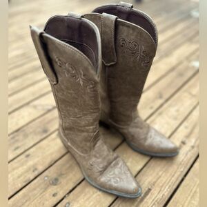 Roper Brooklyn Round Toe Cowboy  Womens Beige Dress Boots Size 7.5.
